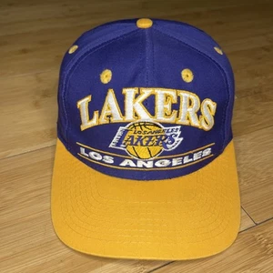 VTG Logo Athletic Los Angeles Lakers LA Arch Big Spell Bar 90s Snapback Hat NBA - Picture 1 of 24