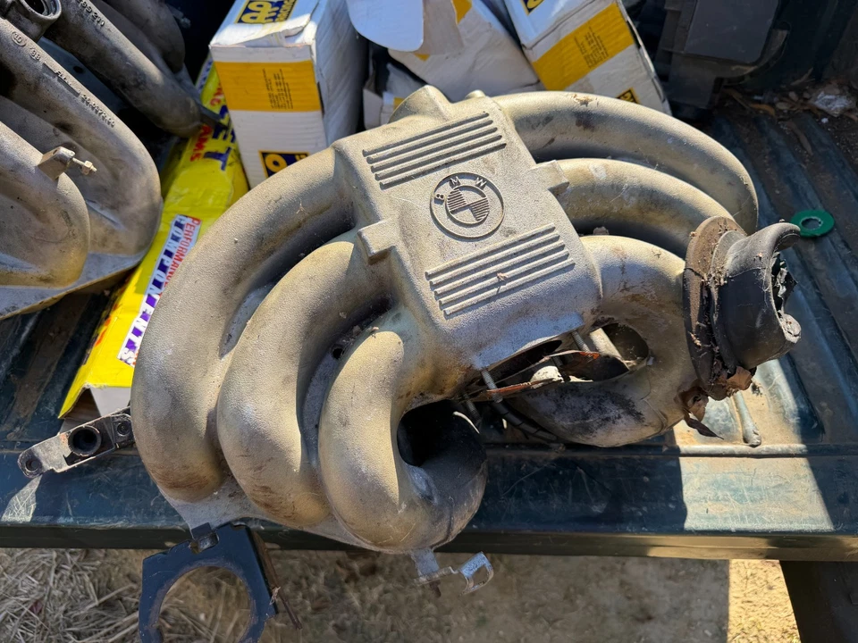 82-87 BMW 325E 528E 325 528 OEM COLECTOR DE ADMISIÓN E INYECTORES DE RIEL DE INYECCIÓN DE COMBUSTIBLE Foto 1 de 3