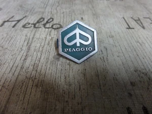 Piaggio Roller Schild , Emblem 6 -Eckig - Bild 1 von 2