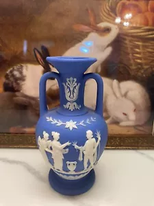 Kleine antike deutsche Jasperware Schafer & Vater Amphorenform Knospe Vase Dekor - Bild 1 von 7