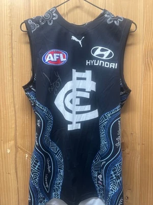 Lochie O'Brien 1/1 Signed Carlton Guernsey, Authenticated - Image 1 of 4