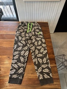 Nike Fleece AOP Jogger Big kids black/grey pants Size L, 33in, Waist 12in - Picture 1 of 5