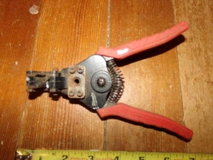 Milwaukee Tool 48-22-3083 pelacables automático y cortador de cables - Imagen 1 de 2