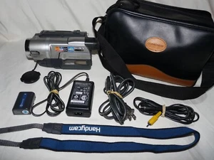 Sony CCD-TRV608 HI8 8mm Video8 camera Camcorder VCR Player Video Transfer - Picture 1 of 7