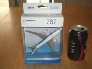 BOEING 787-8 DREAMLINER AEREO DI LINEA PASSEGGERI, GIOCATTOLO IN METALLO PRESSOFUSO, VINTAGE - Foto 1 di 10