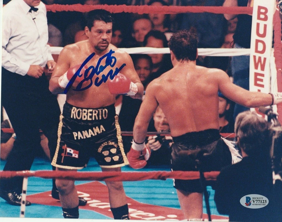 ROBERTO DURAN Signed 8x10 In The Ring PHOTO w/ Beckett COA - Image 1 of 1