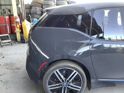 Panel cuarto inferior derecho usado se adapta a: BMW I3 2015 grado inferior derecho A Foto 1 de 4