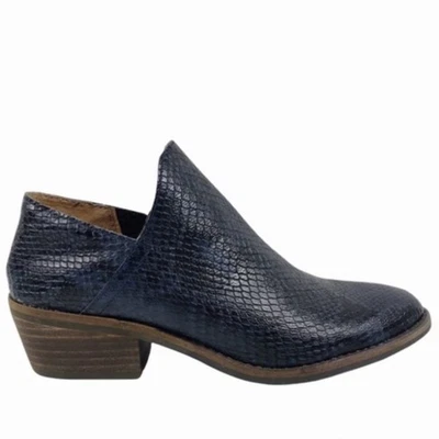 LUCKY BRAND | Botín de piel de serpiente de cuero azul negro Foto 1 de 4