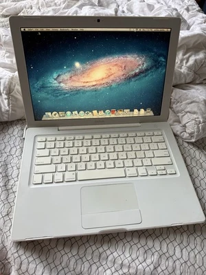 MacBook 2008 blanco  Foto 1 de 4