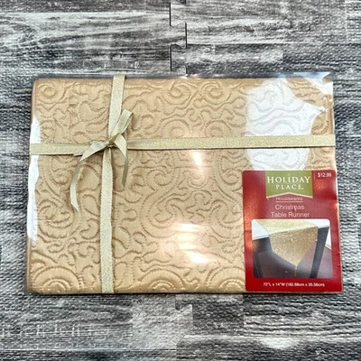 Corredor de mesa de Navidad Winter Holiday Place 14”x72” acolchado dorado con borla NUEVO Foto 1 de 4