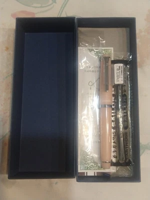 Caneta-tinteiro Sailor Lecoule cor rosa claro - Aço MF nova na caixa feita no Japão - Imagem 1 de 4