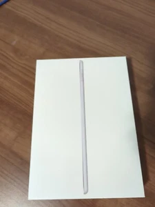 NEW SEALED - Apple iPad 5th Gen. 32GB, Wi-Fi, 9.7in - Silver MP2G2LL/A - Picture 1 of 3