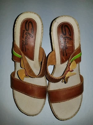 SANDALIAS DE CUERO SBICCA para mujer tacón de cuña flor de abeja EE. UU. TALLA 9  Foto 1 de 4