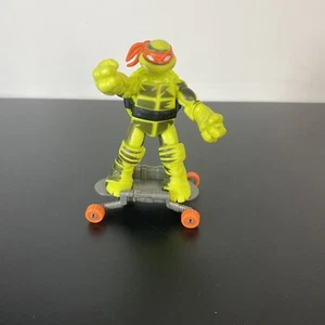 Teenage Mutant Ninja Turtles TMNT Shadow Color Change Mikey mit Skateboard - Bild 1 von 6