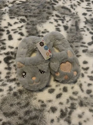Unbranded Gray  Kitten Slippers  - Image 1 of 4