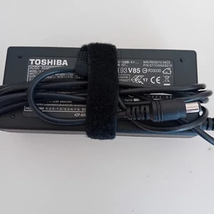 Genuine Toshiba (PA2521U-2AC3) Satellite AC 90W - Picture 1 of 4