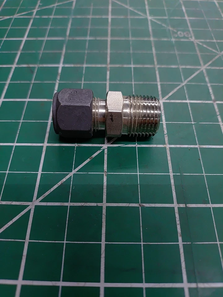 SS-600-1-6 Hydraulic Compression Fitting 3/8" OD Tube x Male 3/8 NPT - Image 1 of 1