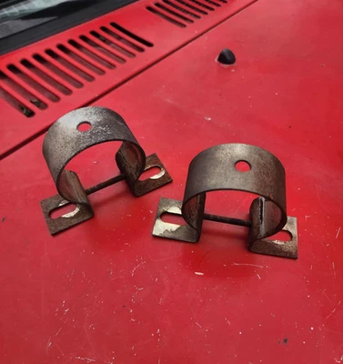 1983-1986 Nissan 720 2/4WD Pickup OEM Coil Mounts Brackets Holders Pair (2) - Image 1 of 4