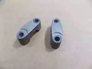 2 x OEM Steering stem 7/8" handlebar clamps Yamaha Banshee Warrior Blaster - Picture 1 of 2