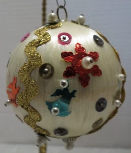 Christmas Beaded Ornament White with Angel Sequences #17 - Picture 1 of 7