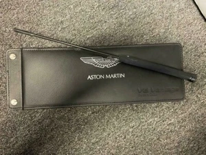 2006 ASTON MARTIN V8 VANTAGE OWNER'S MANUAL AND ANTENNA - Picture 1 of 2