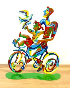 "Escultura metálica moderna de arte ""Paseo de fin de semana"" de David Gerstein - Imagen 1 de 7