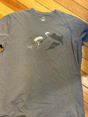 Men’s ARC’TERYX Cotton Crew Neck Short Sleeve gray T Shirt Size 2XL Paragliders  - Image 1 of 4