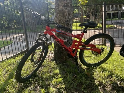 Bicicleta de montaña Schwinn Protocol 1.0 suspensión completa - 26"" - solo recogida local Foto 1 de 4