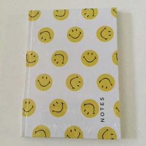 SMILEY LINED NOTEBOOK 6”x8” NUOVO TERMORETRAIBILE GIALLO NUOVO CON ETICHETTE - Foto 1 di 6