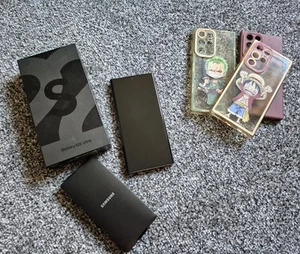 Samsung Galaxy S22 Ultra SM-S908B/DS - 128GB Phantom Black Ohne Simlock - Bild 1 von 9