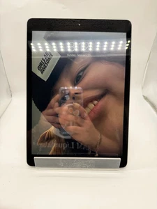 Apple iPad A2197 7th GEN (Wi-Fi Only) – FOR PARTS / REPAIR – AS IS - Picture 1 of 3