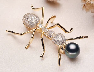 Natural 10mm South Sea Shell White Pearl Crystal Ant Brooches 18KGP For Women - Picture 1 of 2