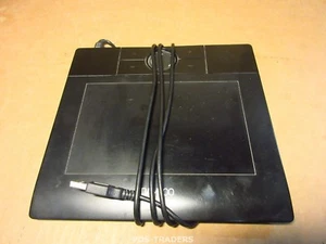 Tablette graphique Wacom Bamboo MTE-450A noire 5,8" x 3,7" zone d'écriture PAS DE STYLET - Photo 1/2