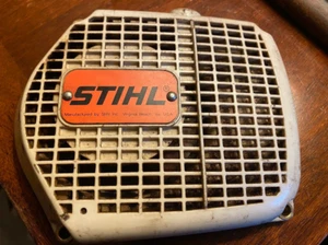 OEM Stihl 028 4 screw Recoil Starter Cover in GOOD USED CONDITION..FREE SHIPPING - Imagen 1 de 3
