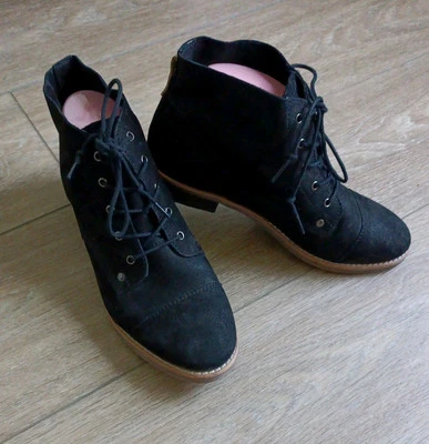 Botas al tobillo Diba Eli negras de cuero nobuck con cordones Grannycore Prairie para mujer 8 Foto 1 de 4