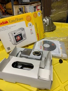 Kodak EasyShare C330 4,0-MP-Digitalkamera – silberfarben - Bild 1 von 16
