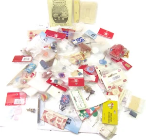 63-pc Vintage Dollhouse Parts ~ Bath Towels, Teddy Bears, Bathroom Mats & More - Picture 1 of 7