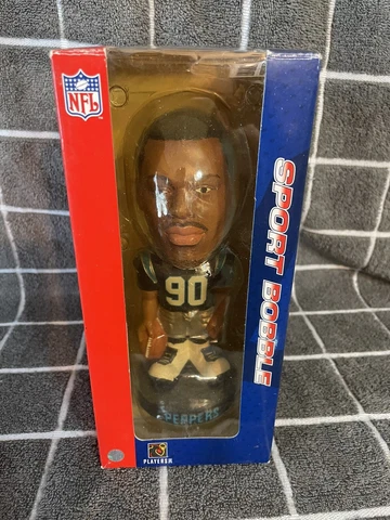 BigHeads Player Bobble NFL Carolina Panthers #90 Julius Peppers Bobblehead w/Box Cover