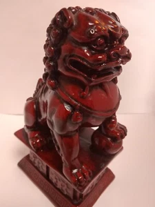 VINTAGE CHINESE FOO DOG GUARDIAN LION CINNABAR RESIN RED WINE LARGE 3LBS 6" RARE - Picture 1 of 4