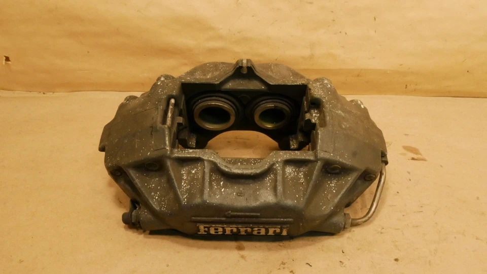 Pinça de freio Ferrari 348 dianteira direita preta PN 134091 - Imagem 1 de 4