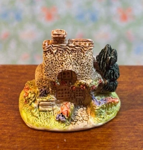 Figura de casa de muñecas miniatura de Falcon Miniatures - Imagen 1 de 3