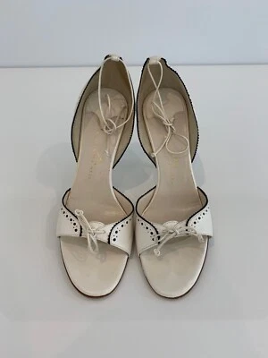 SANDALIAS ALEJANDRA NEEL MARFIL NEGRO RIBETE CUERO TALLA 7.5  Foto 1 de 4