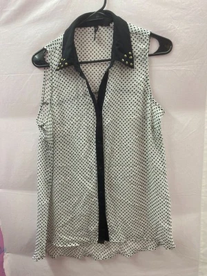 New Directions Women's Size M White w Black Polka Dot Sleeveless High-low Blouse - Image 1 of 4