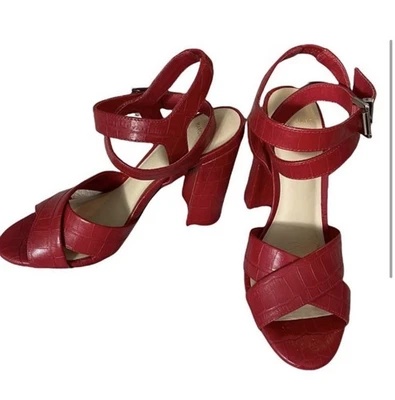 Tacones de cuero rojo con tiras de 5 pulgadas de Marciano Foto 1 de 4