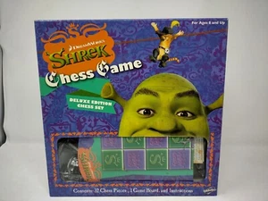 Shrek Deluxe Chess Set Deluxe Edition - Picture 1 of 6