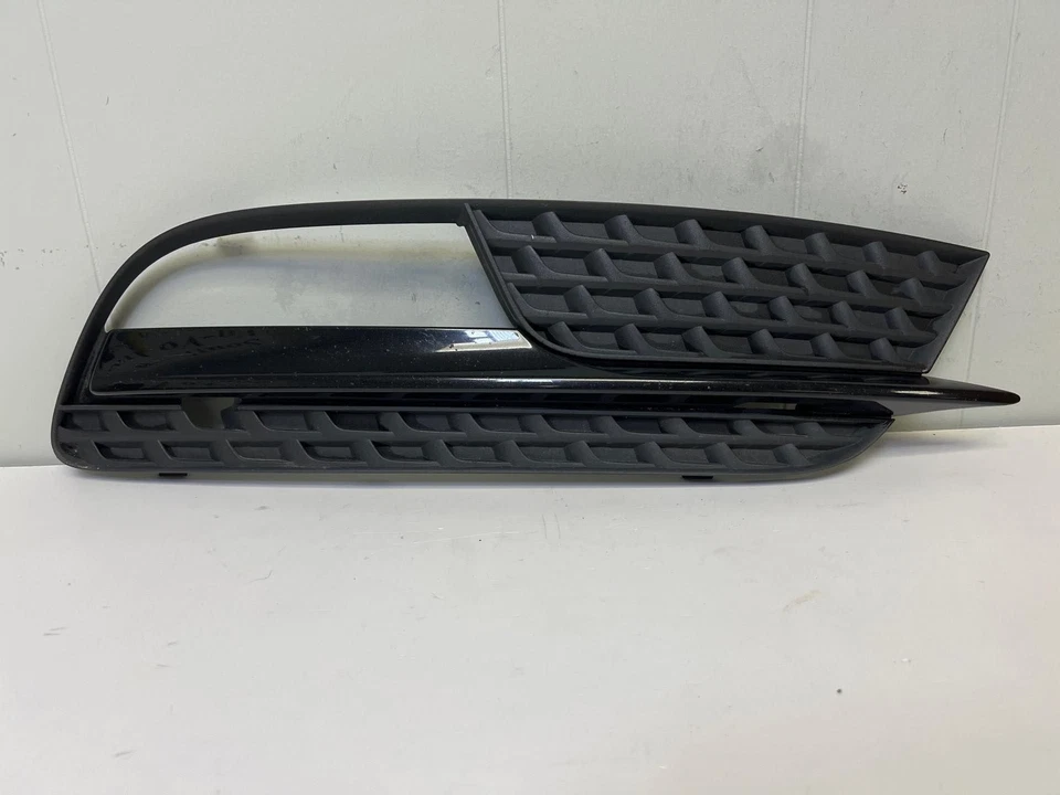 Оригинальный ободок передних противотуманных фар для Audi A5 2013–2017 годов выпуска для правой стороны пассажира 8T0807682H (MK) - Изображение 1 из 4