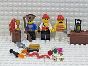 LEGO Minifigure Pirates Lot of 3 W/ Accessories & Treasure - Picture 1 of 4