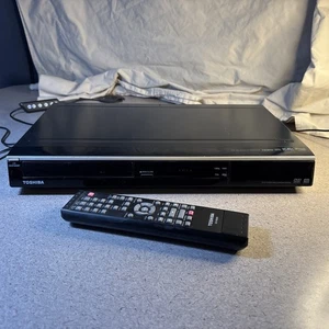Toshiba DR430KU DVD-Recorder / Player + Fernbedienung / getestet - Bild 1 von 14