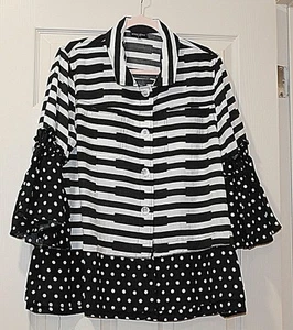 Chaqueta artística Dor Dor Couture para mujer talla grande negra a lunares manga con volantes - Imagen 1 de 3