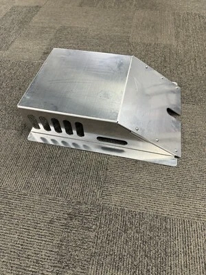 Caja de aluminio para proyector de simulador de golf como Terrashield Foto 1 de 4